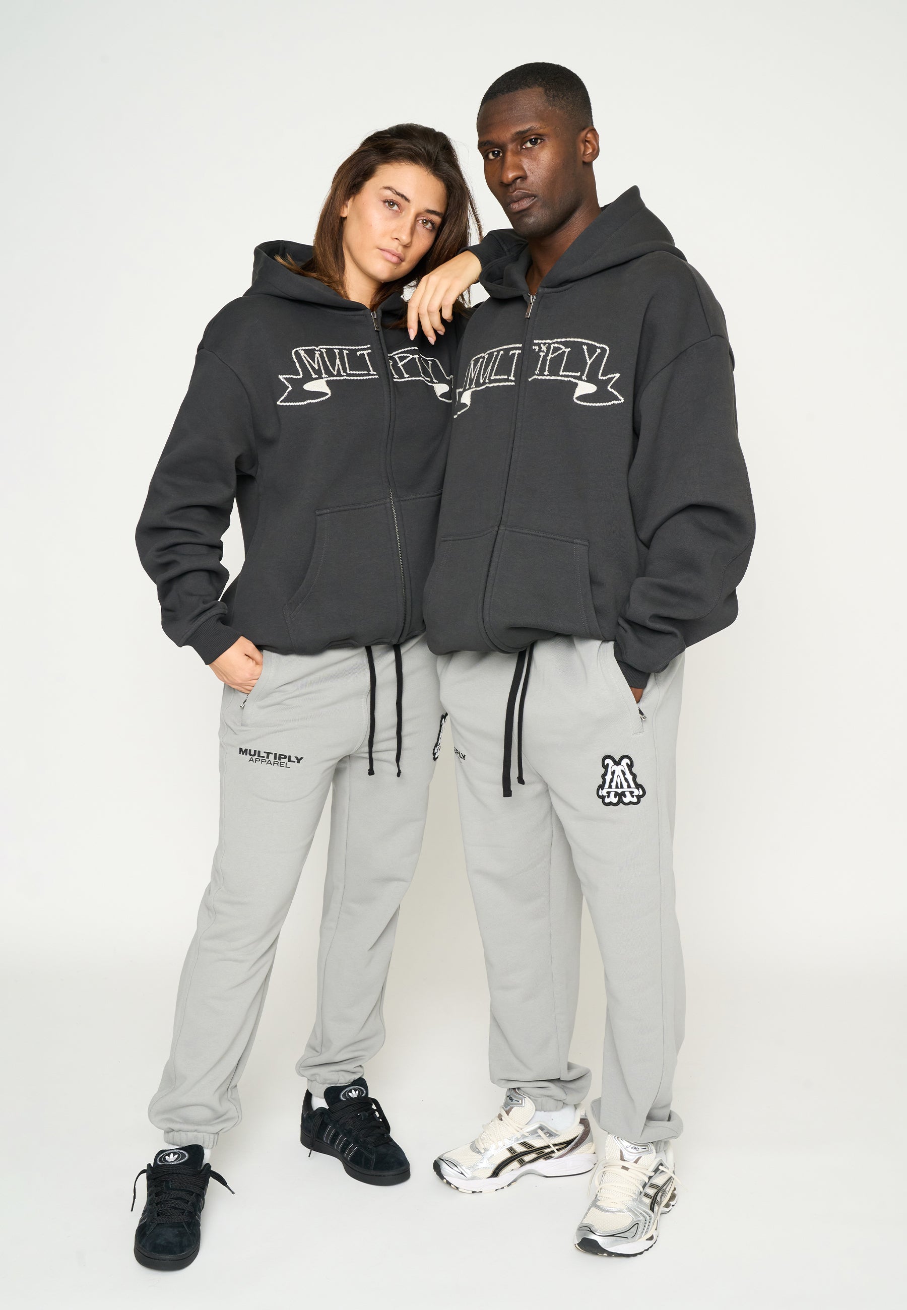 Oversize Zip Hoodie IDOL Black Soda