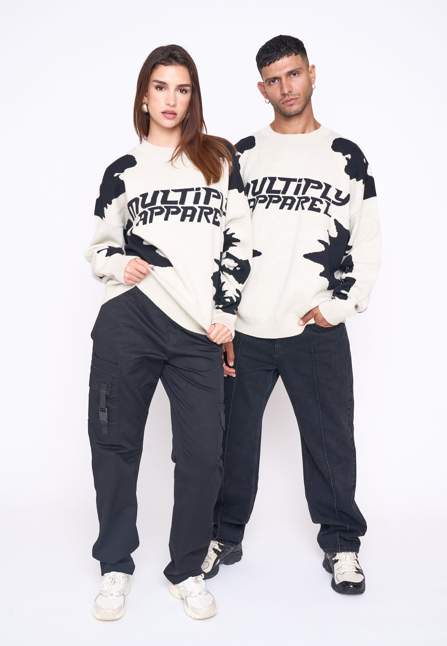 Oversize Knit Sweater URBAN White Swan Black