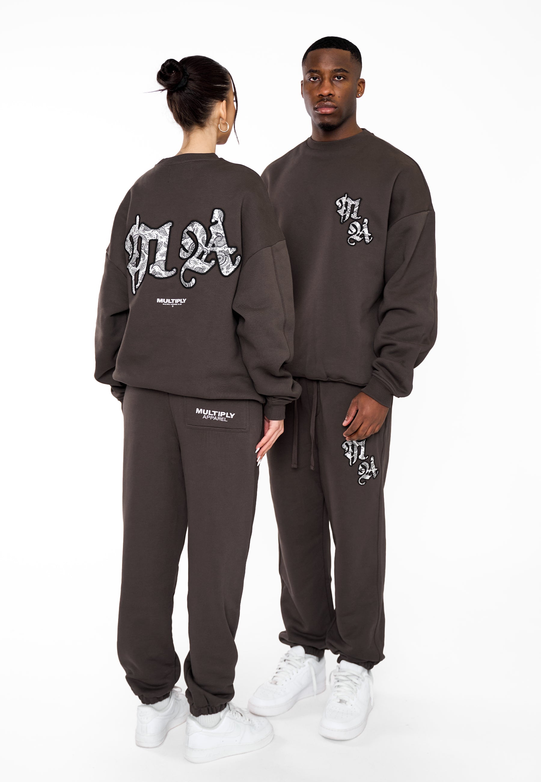 Oversize Sweatshirt STENCIL Turkish Coffee