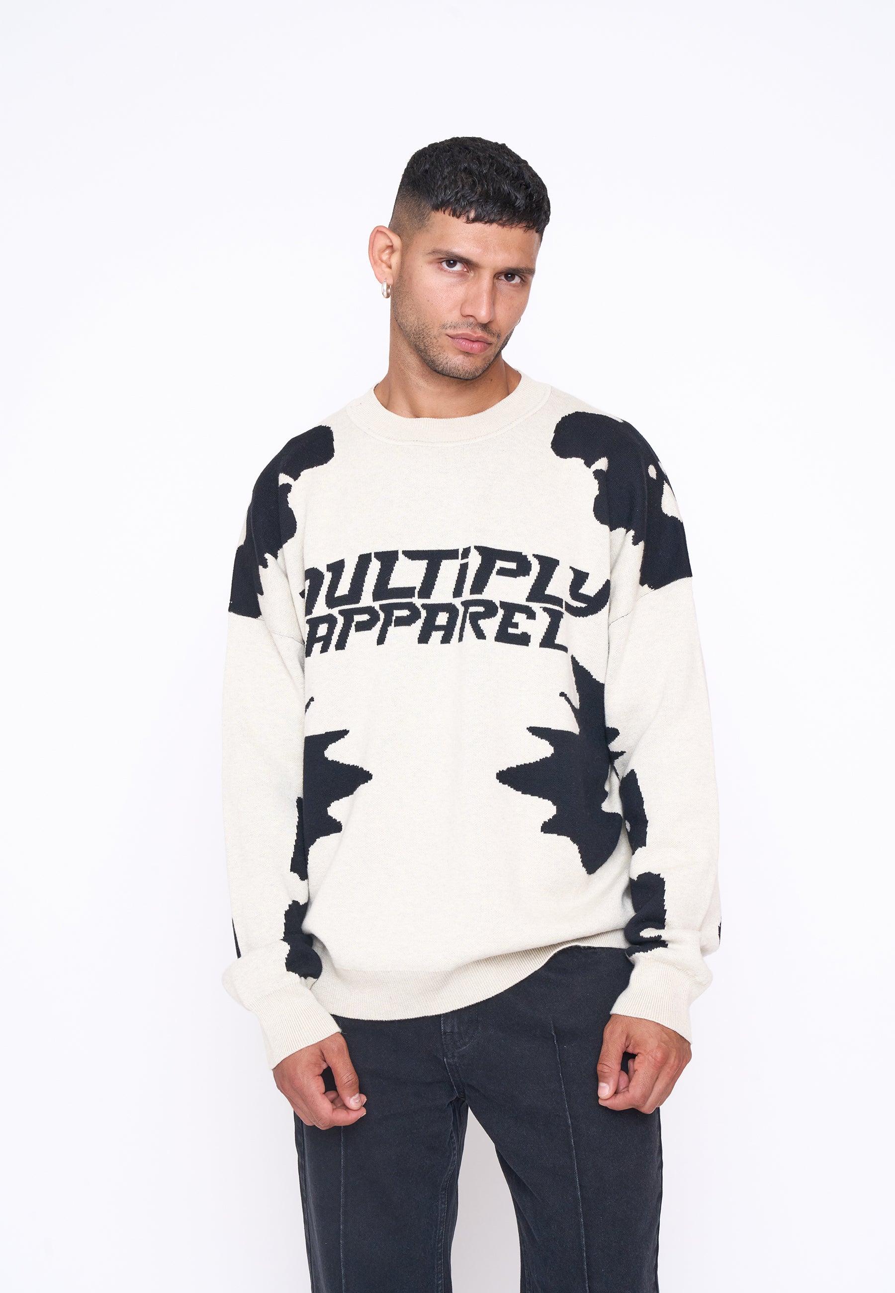 Oversize Knit Sweater URBAN White Swan Black
