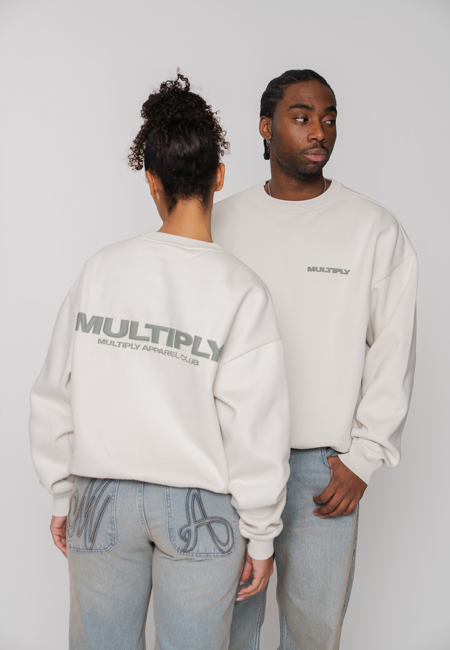 Oversized sweatshirt MULTIPLY Snow White