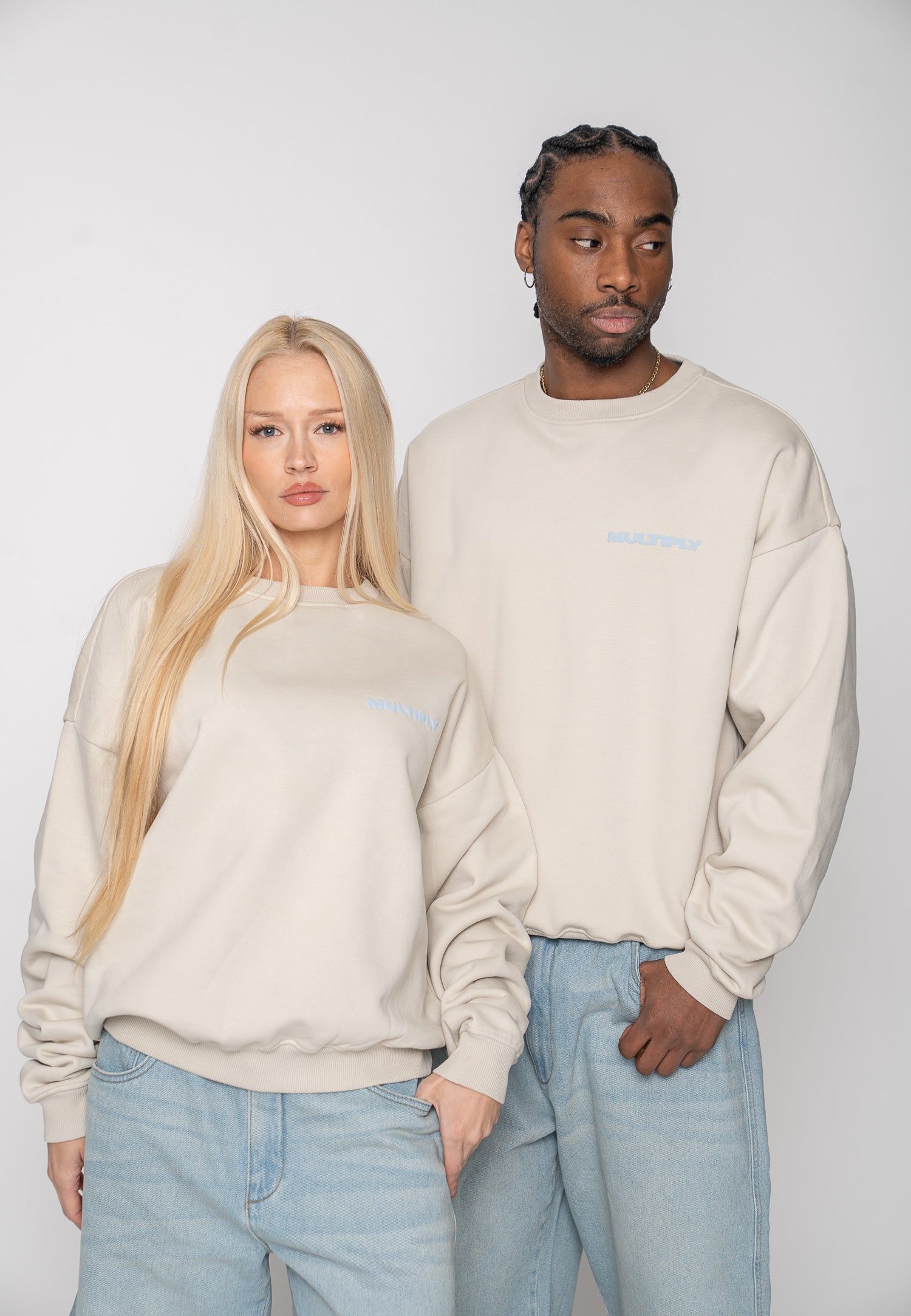 Oversized sweatshirt MULTIPLY Snow White