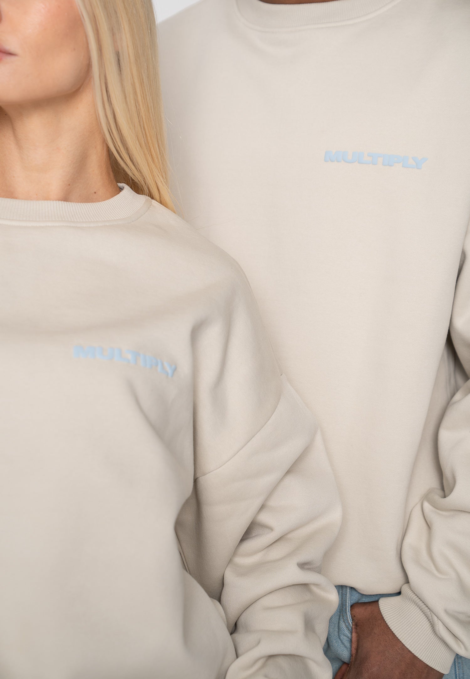 Oversized sweatshirt MULTIPLY Snow White